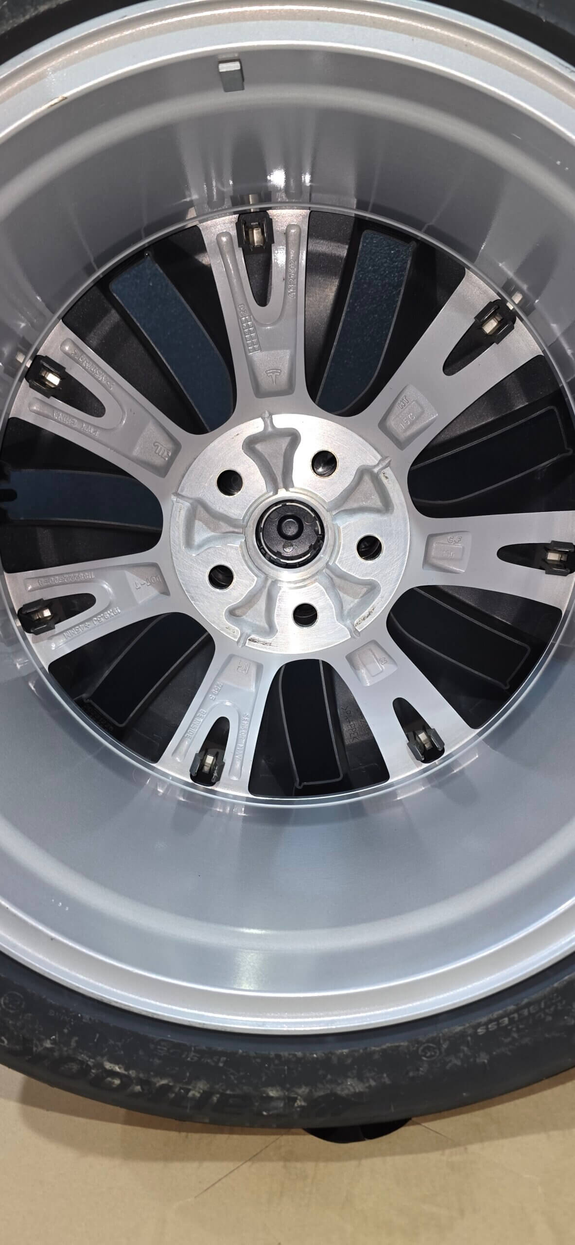 Genuine 19" Tesla Model Y Wheels & Tyres – Like New! - Image 3