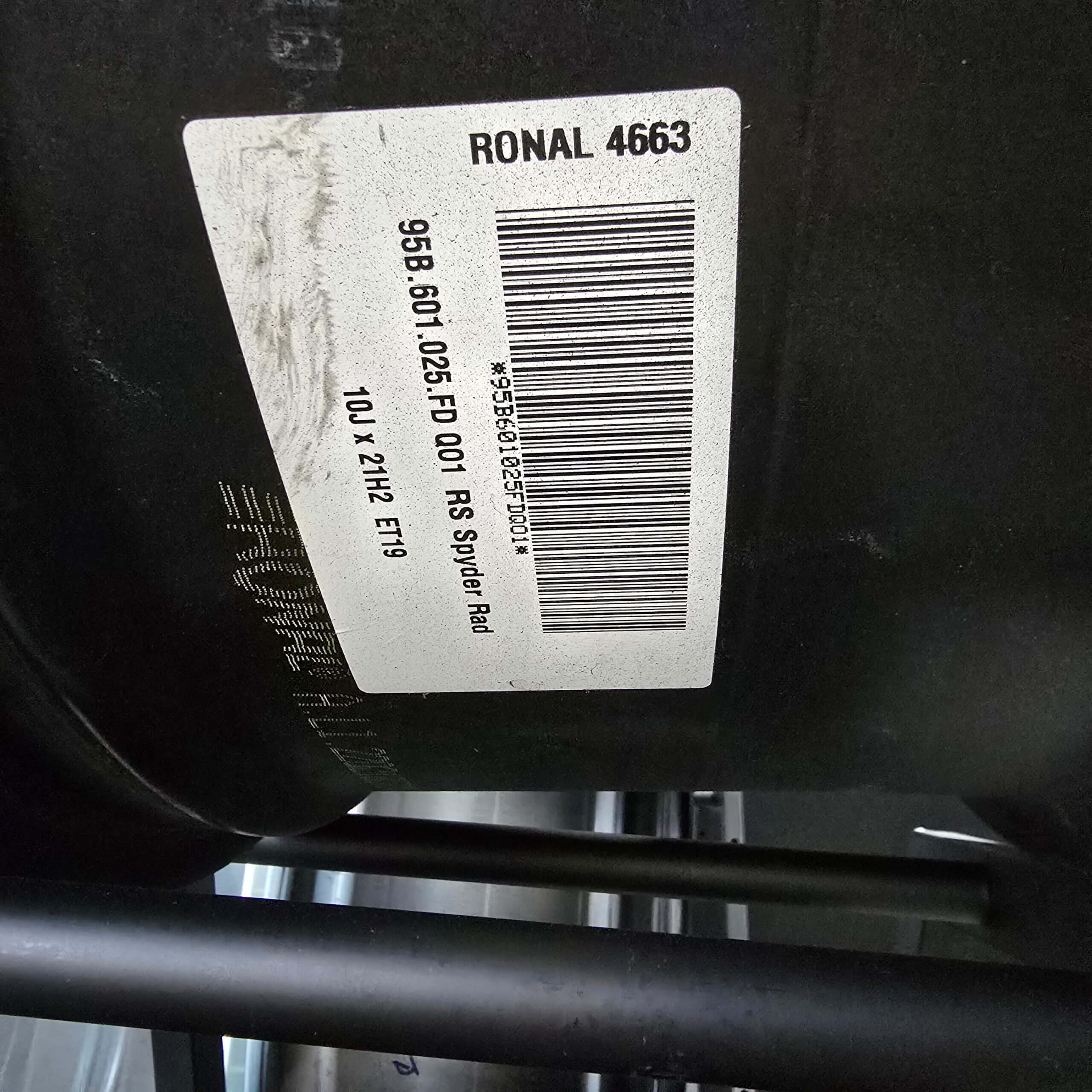 Refurbished Genuine OEM Porsche Macan 21x10 Wheel Rim – Machined Face, Black - Image 3