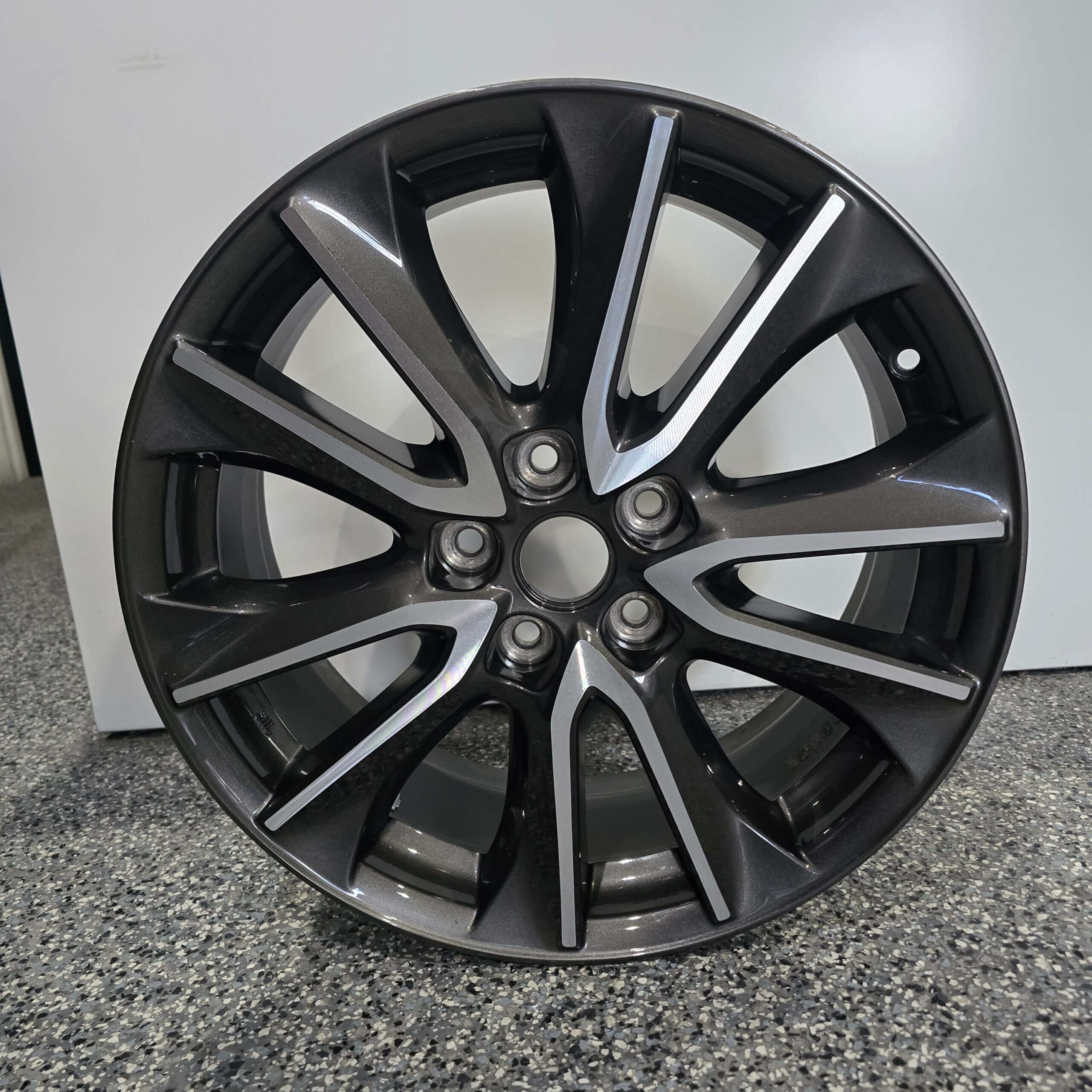 Refurbished Genuine OEM Mazda CX-3 18×7 Wheel Rim – Machined Face, Grey, ET50 Offset